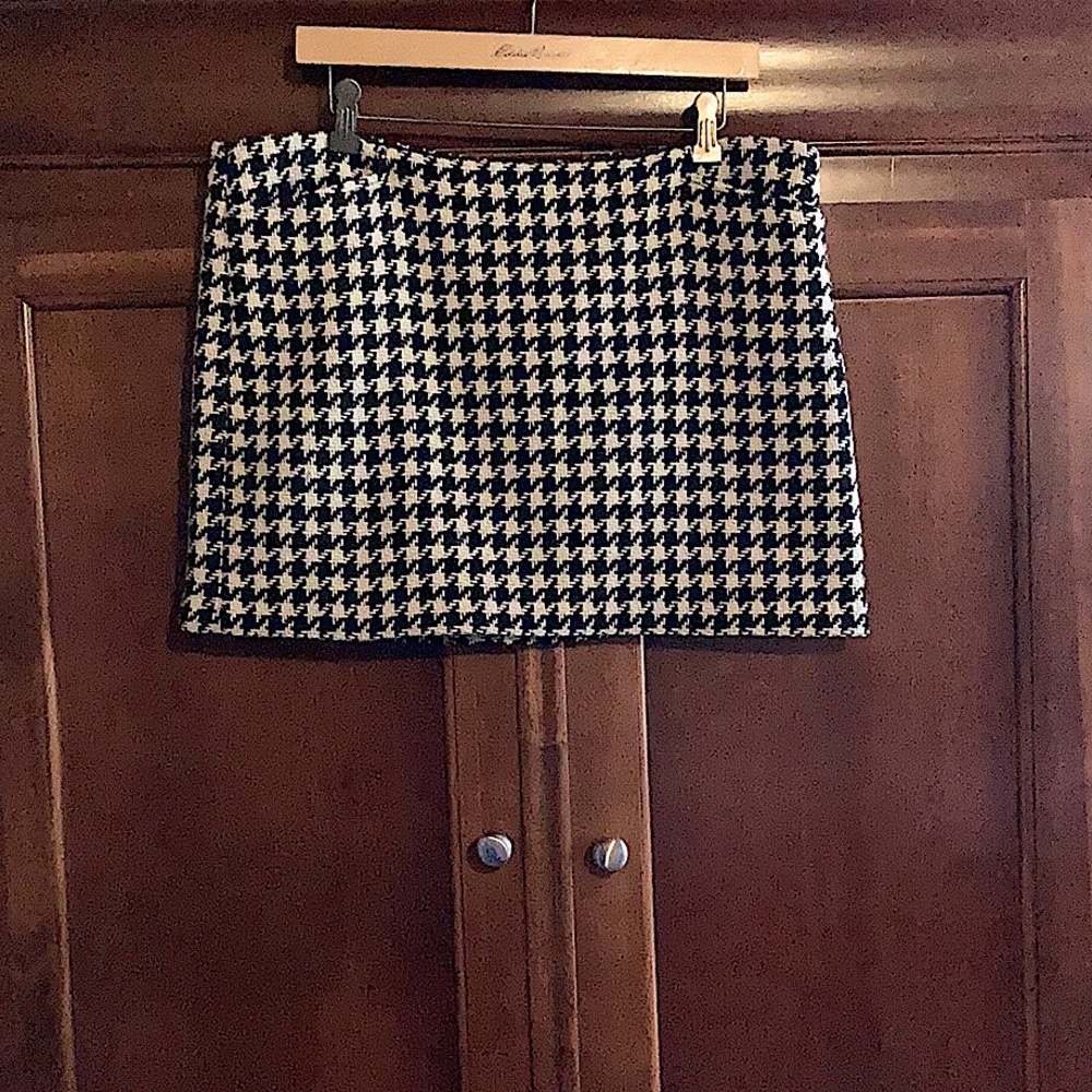 Gap Black & White Wool Herringbone Mini Skirt in size 14